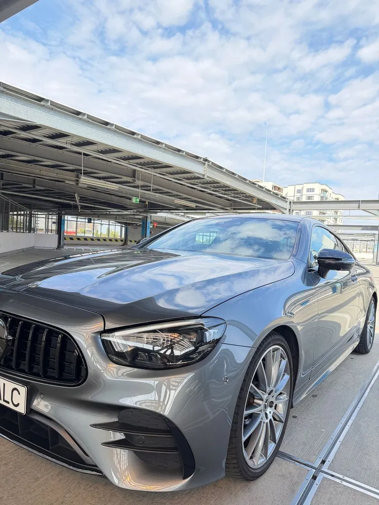 Fotografie: 2021 Mercedes-Benz E Class
