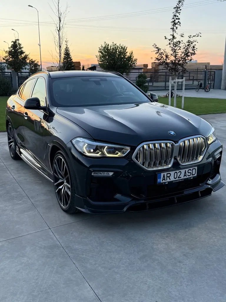 Fotografie: 2021 BMW X6
