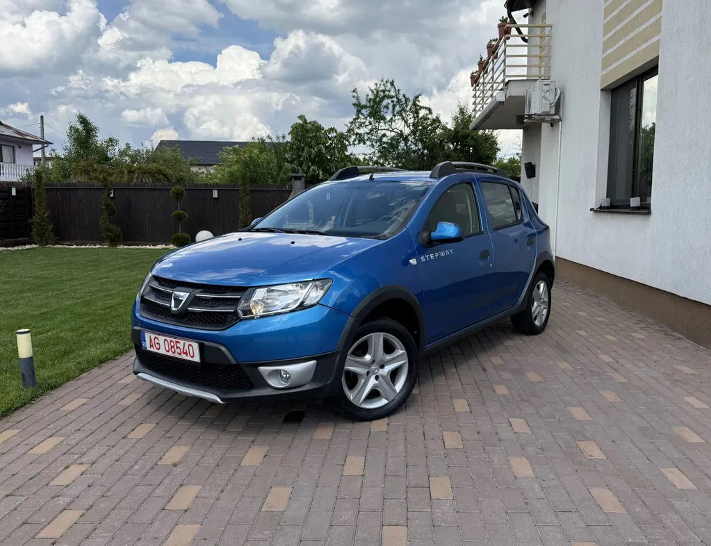 Fotografie: 2013 Dacia Sandero Stepway