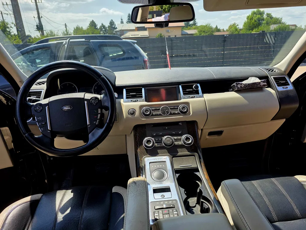Fotografie: 2011 Land Rover Range Rover Vogue