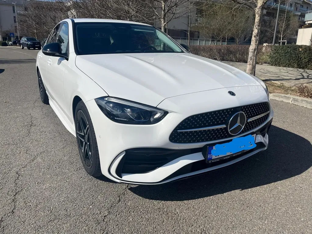 Fotografie: 2022 Mercedes-Benz C