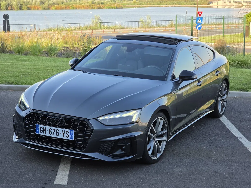 Fotografie: 2023 Audi A5 Sportback