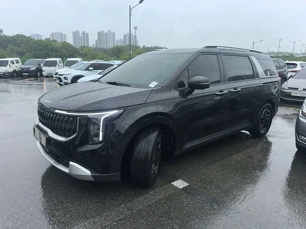Fotografie: 2024 Kia Carnival