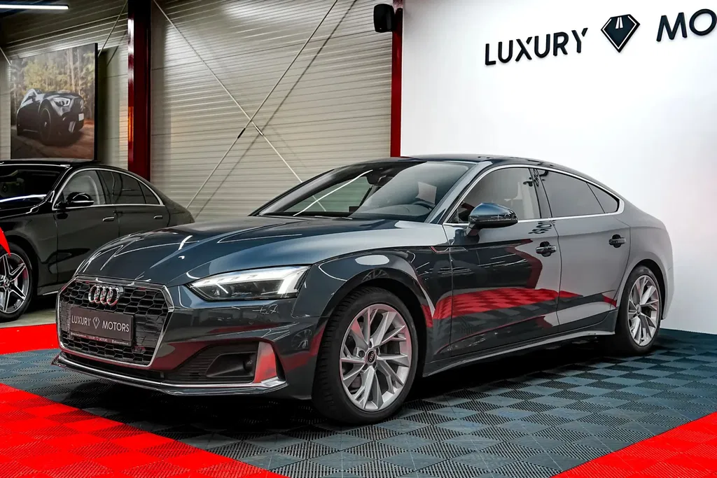 Fotografie: 2022 Audi A5 Sportback