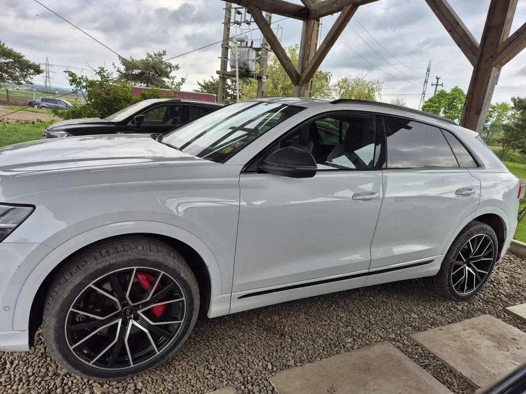 Fotografie: 2019 Audi SQ8