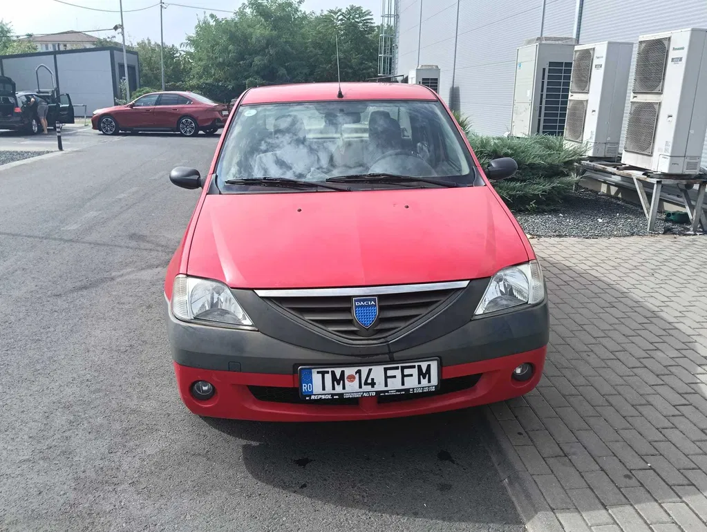 Fotografie: 2007 Dacia Logan