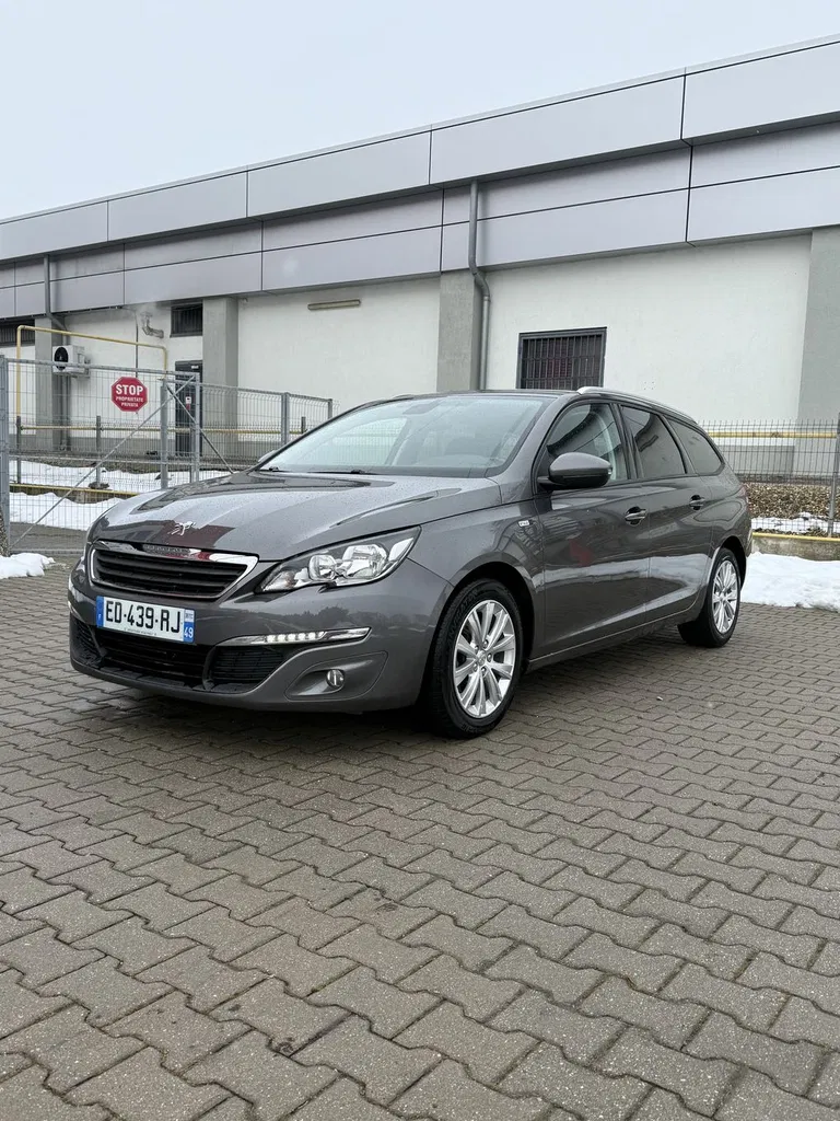 Fotografie: 2017 Peugeot 308