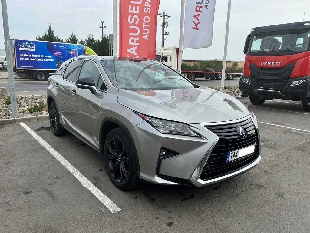 Fotografie: 2019 Lexus Seria RX