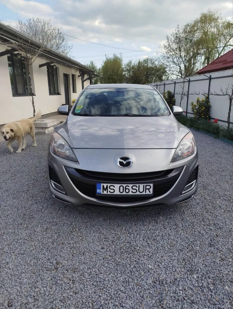 Fotografie: 2011 Mazda 3