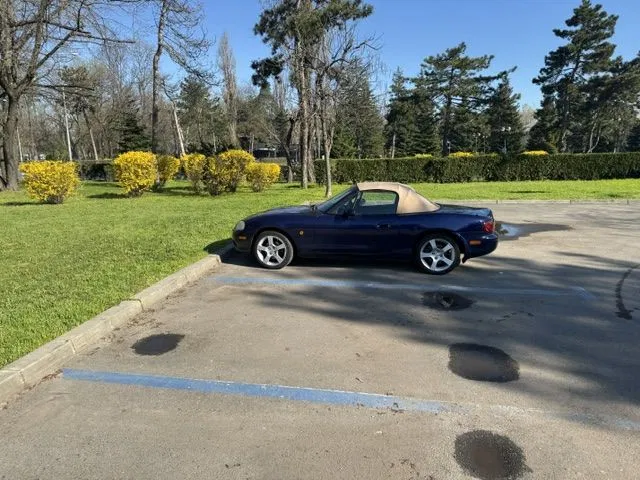 Fotografie: 2004 Mazda MX-5
