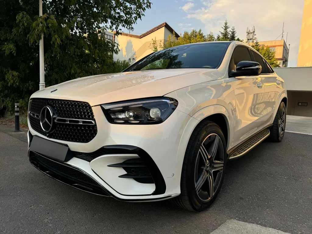 Fotografie: 2023 Mercedes-Benz GLE Coupe
