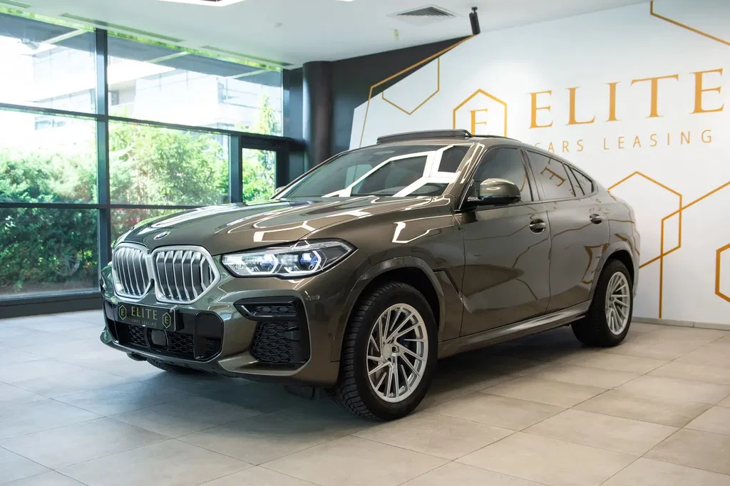 Fotografie: 2022 BMW X6