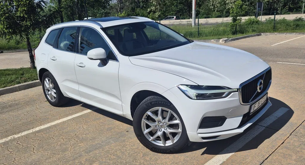 Fotografie: 2017 Volvo XC 60