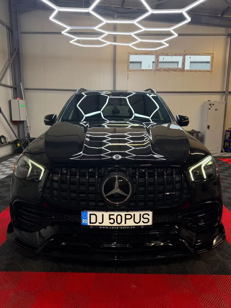 Fotografie: 2022 Mercedes-Benz GLE