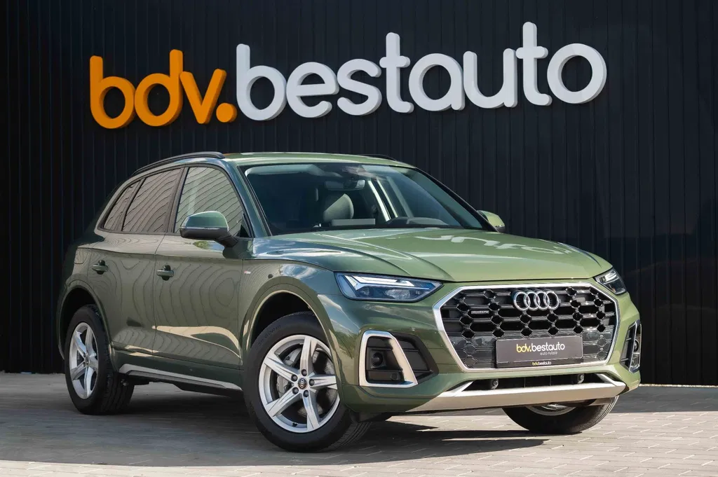 Fotografie: 2023 Audi Q5
