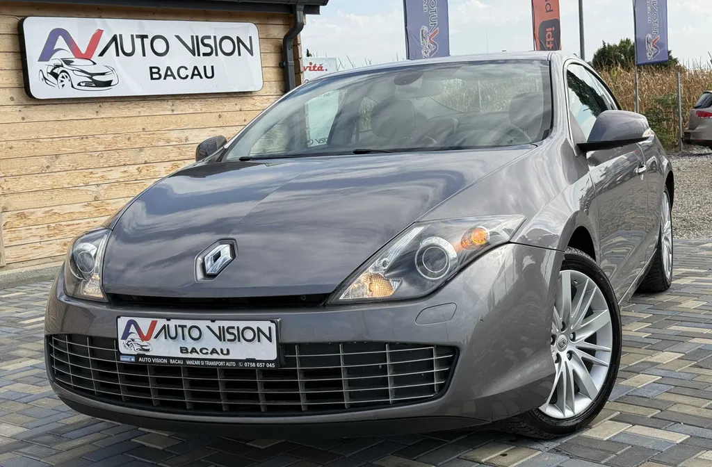 Fotografie: 2010 Renault Laguna