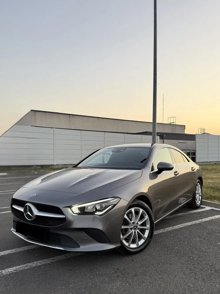 Fotografie: 2022 Mercedes-Benz CLA 200