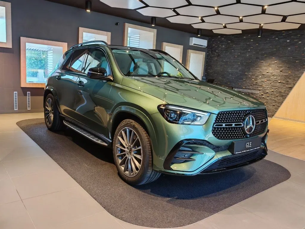 Fotografie: 2025 Mercedes-Benz GLE