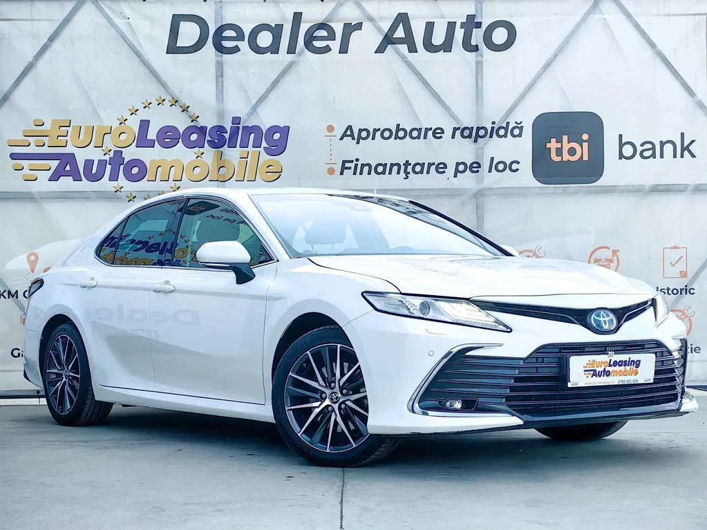 Fotografie: 2023 Toyota Camry