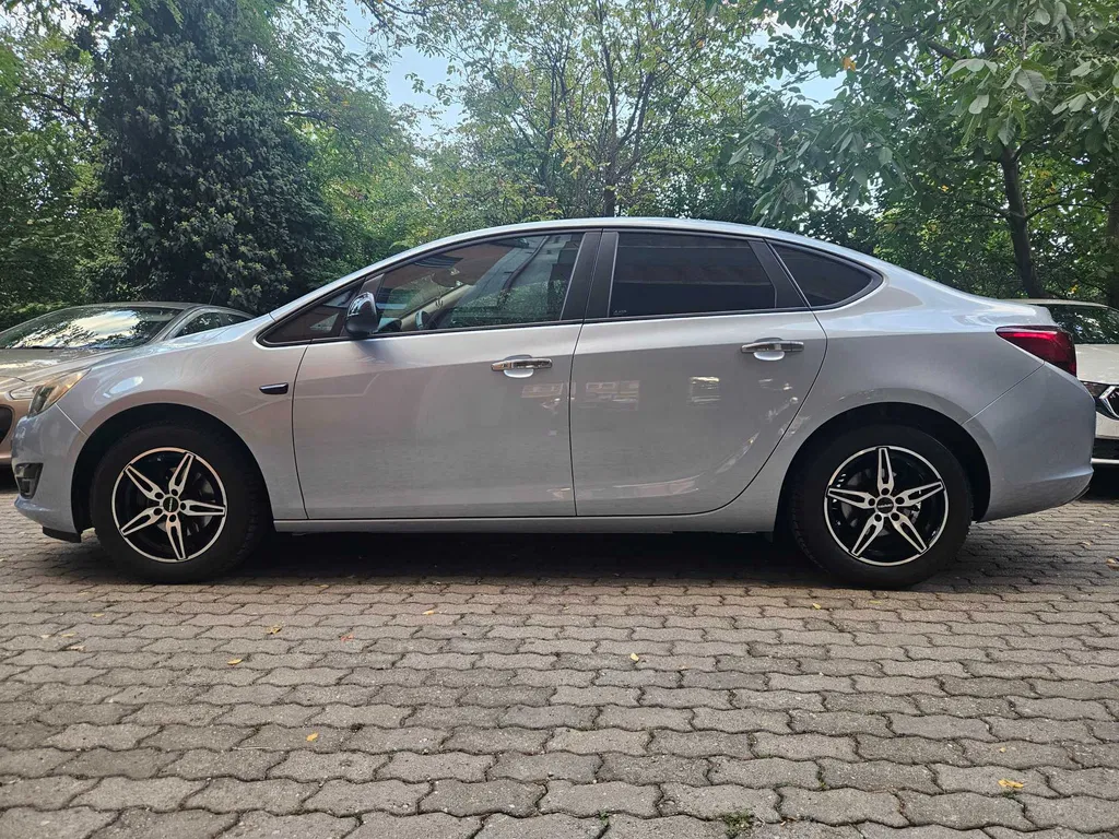 Fotografie: 2016 Opel Astra
