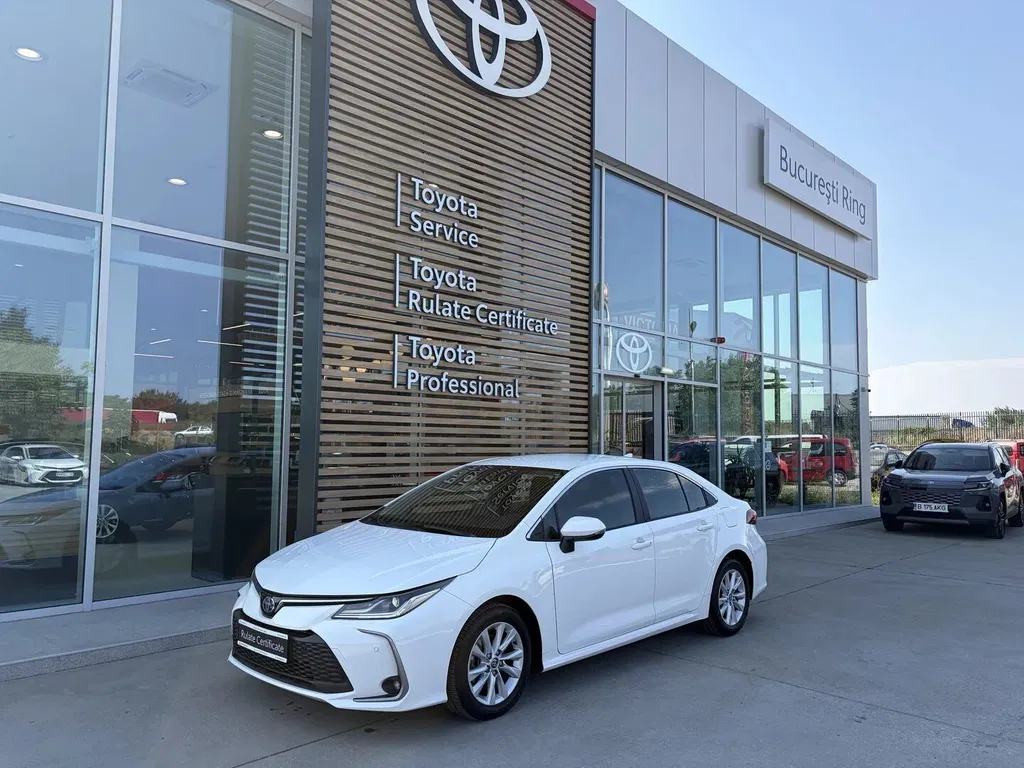 Fotografie: 2023 Toyota Corolla