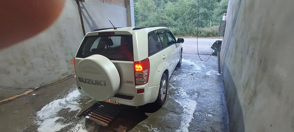 Fotografie: 2011 Suzuki Grand Vitara