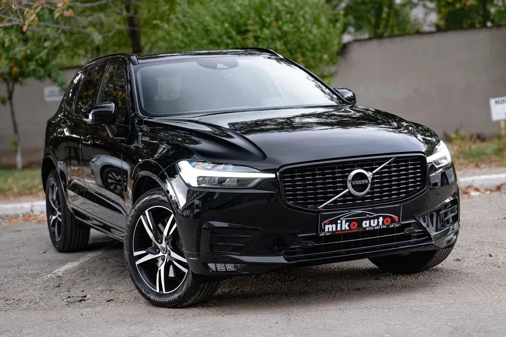 Fotografie: 2021 Volvo XC 60
