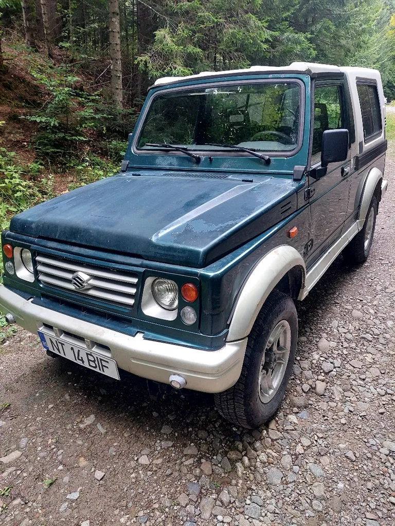 Fotografie: 2001 Suzuki Samurai