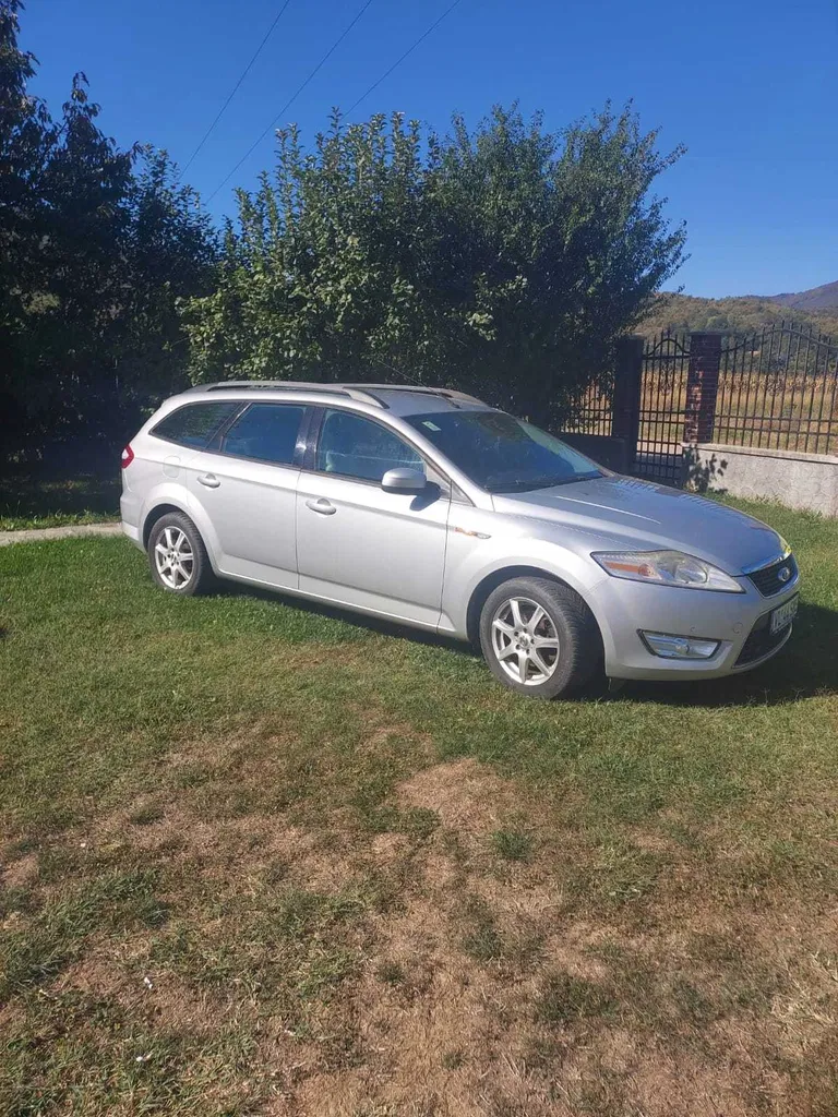 Fotografie: 2010 Ford Mondeo