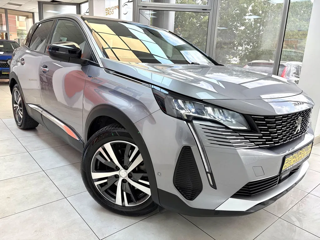 Fotografie: 2022 Peugeot 3008