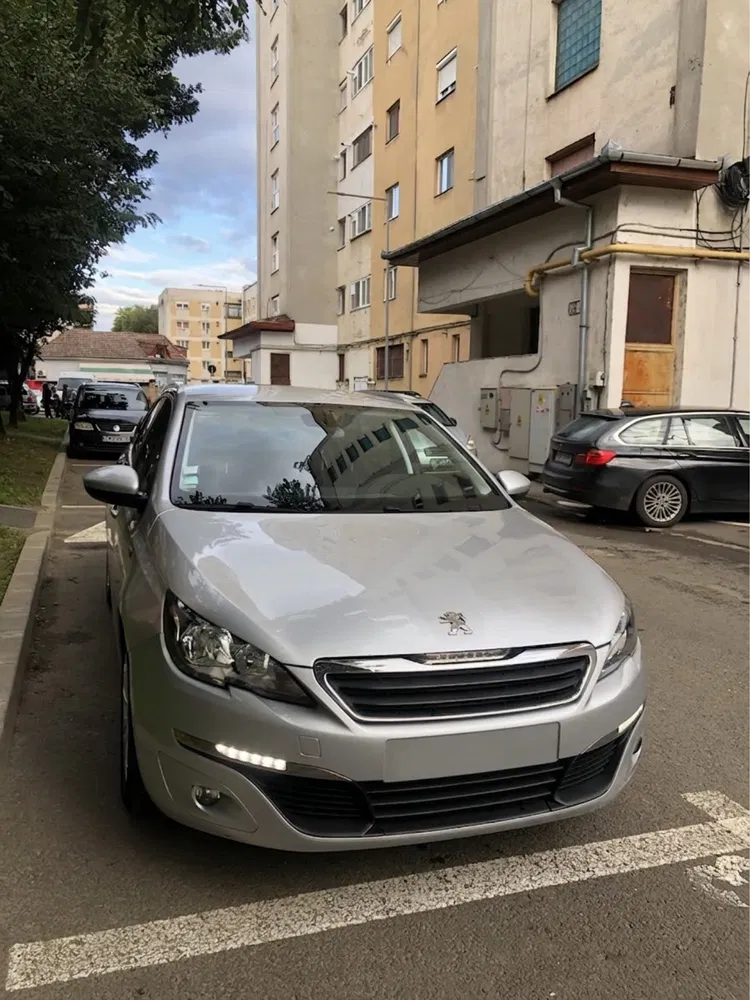 Fotografie: 2017 Peugeot 308