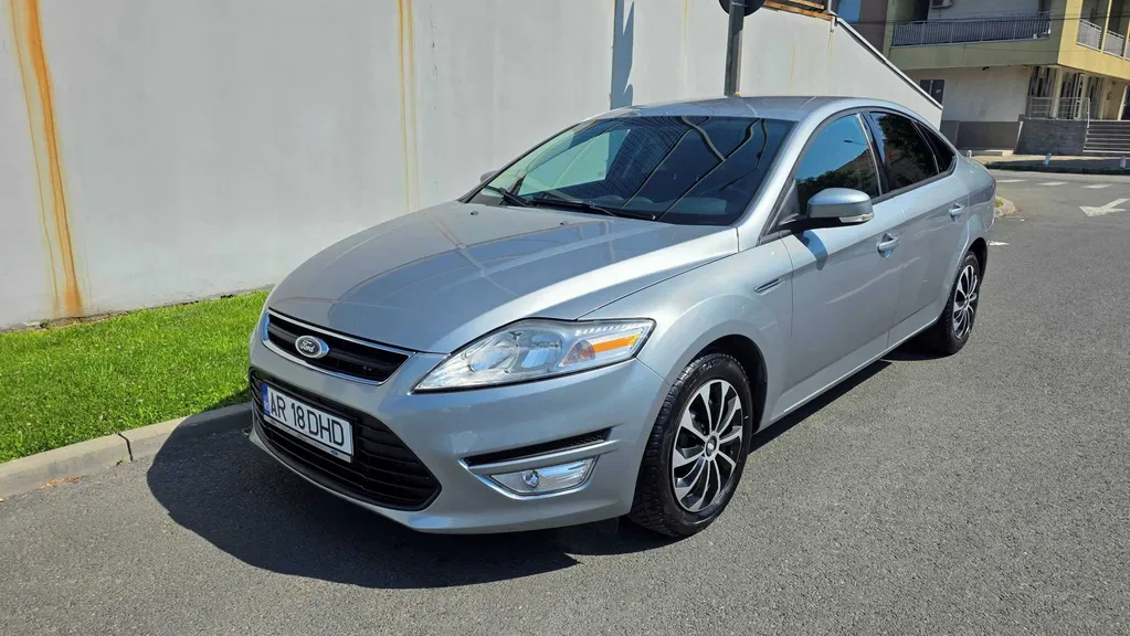 Fotografie: 2014 Ford Mondeo