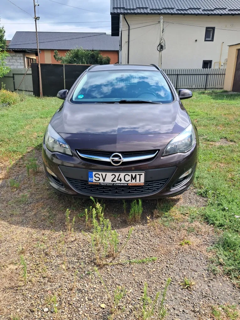 Fotografie: 2014 Opel Astra