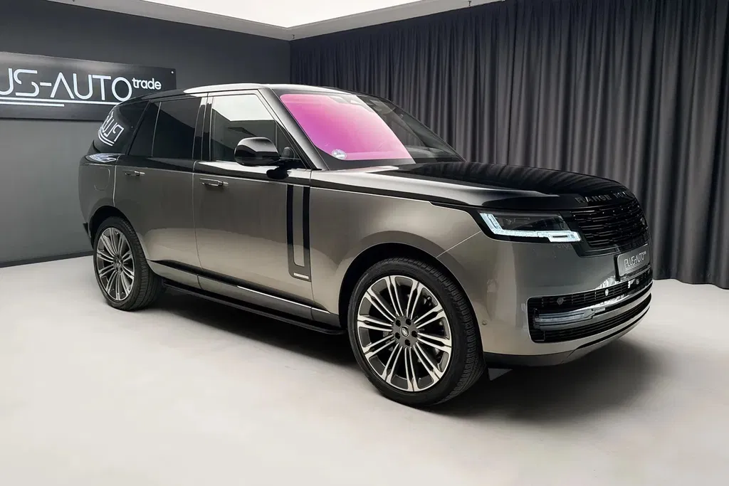 Fotografie: 2022 Land Rover Range Rover