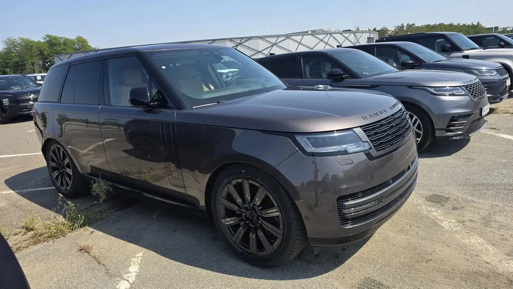 Fotografie: 2025 Land Rover Range Rover