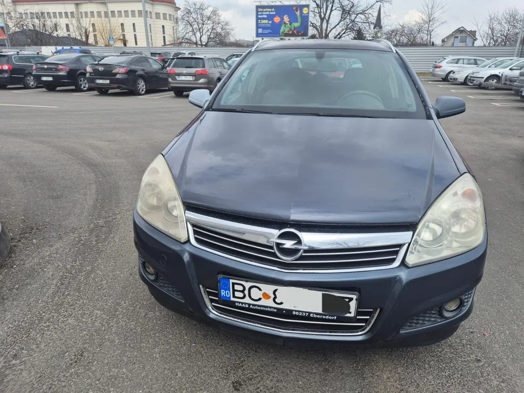 Fotografie: 2008 Opel Astra