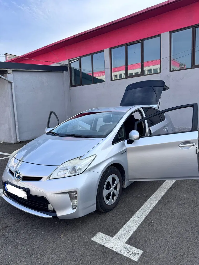 Fotografie: 2012 Toyota Prius