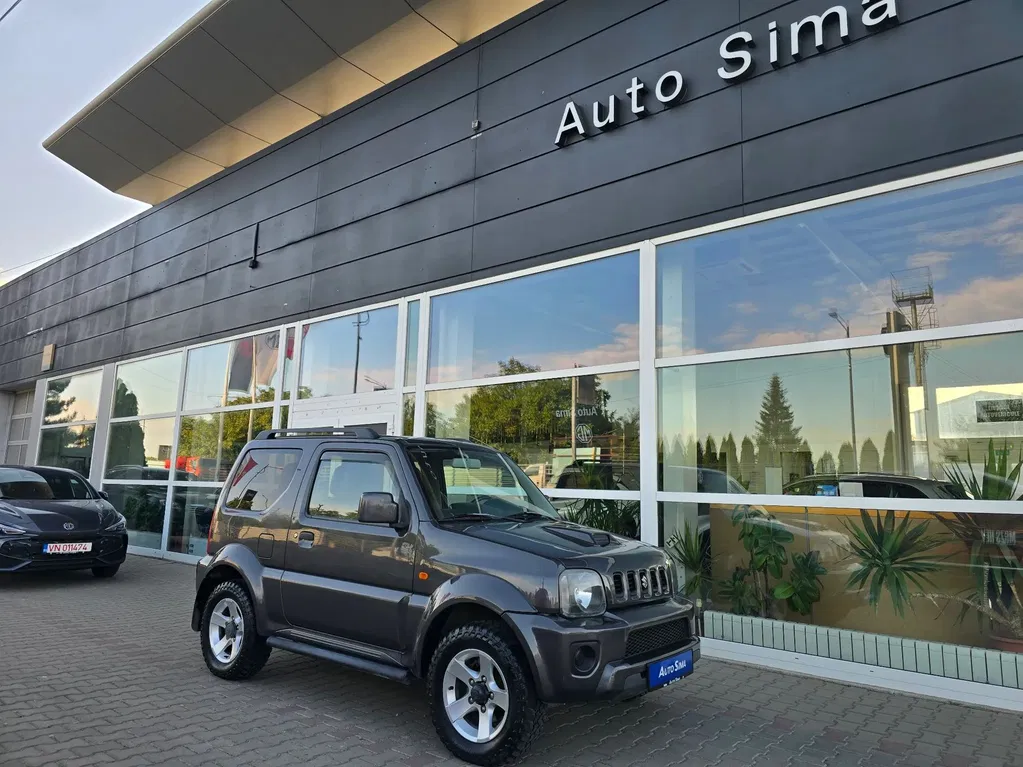 Fotografie: 2010 Suzuki Jimny