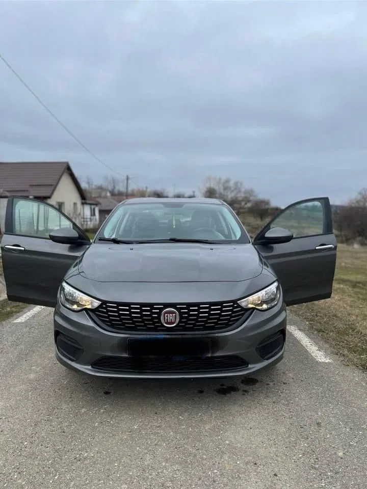 Fotografie: 2016 Fiat Tipo