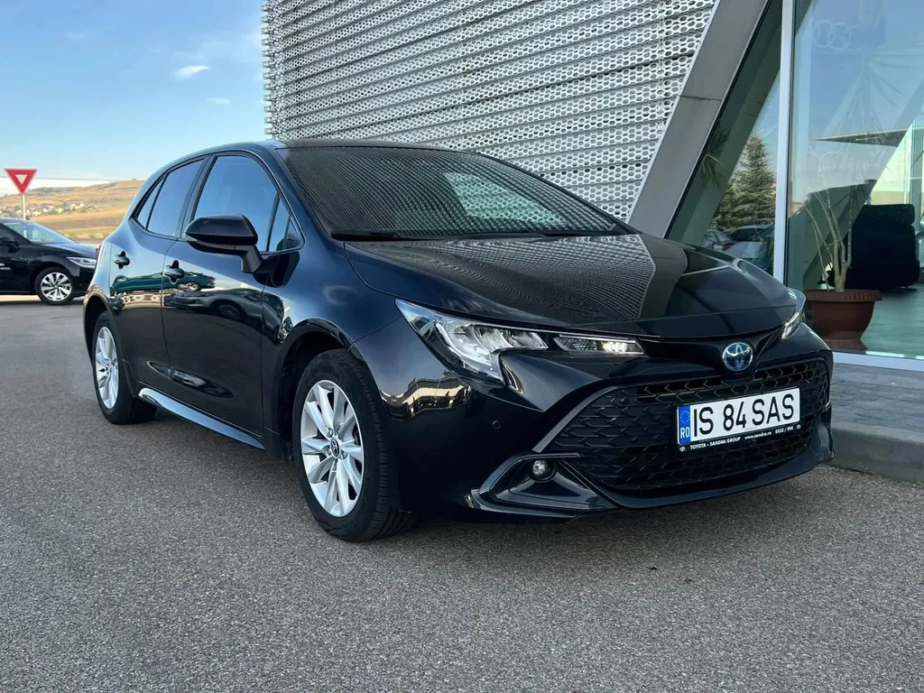 Fotografie: 2023 Toyota Corolla