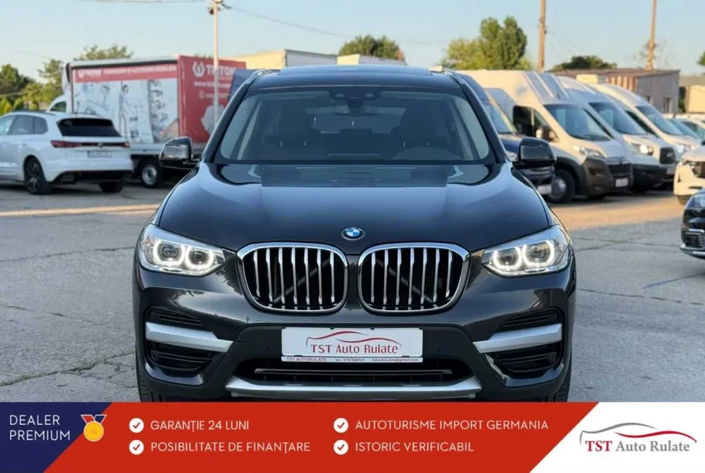 Fotografie: 2021 BMW X3