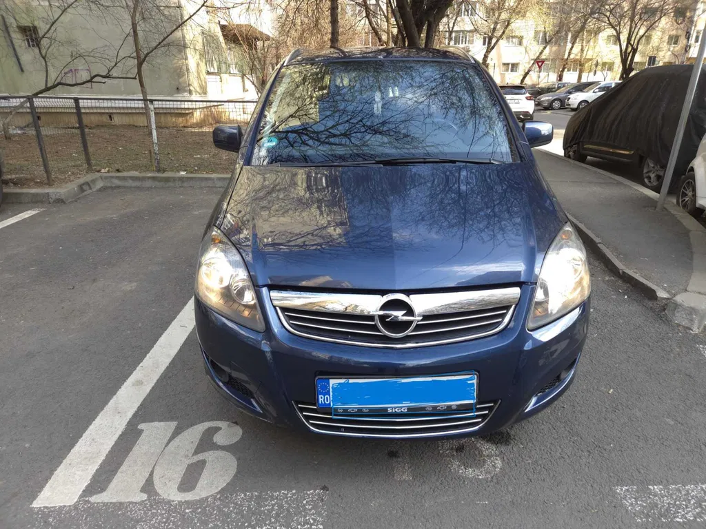 Fotografie: 2011 Opel Zafira