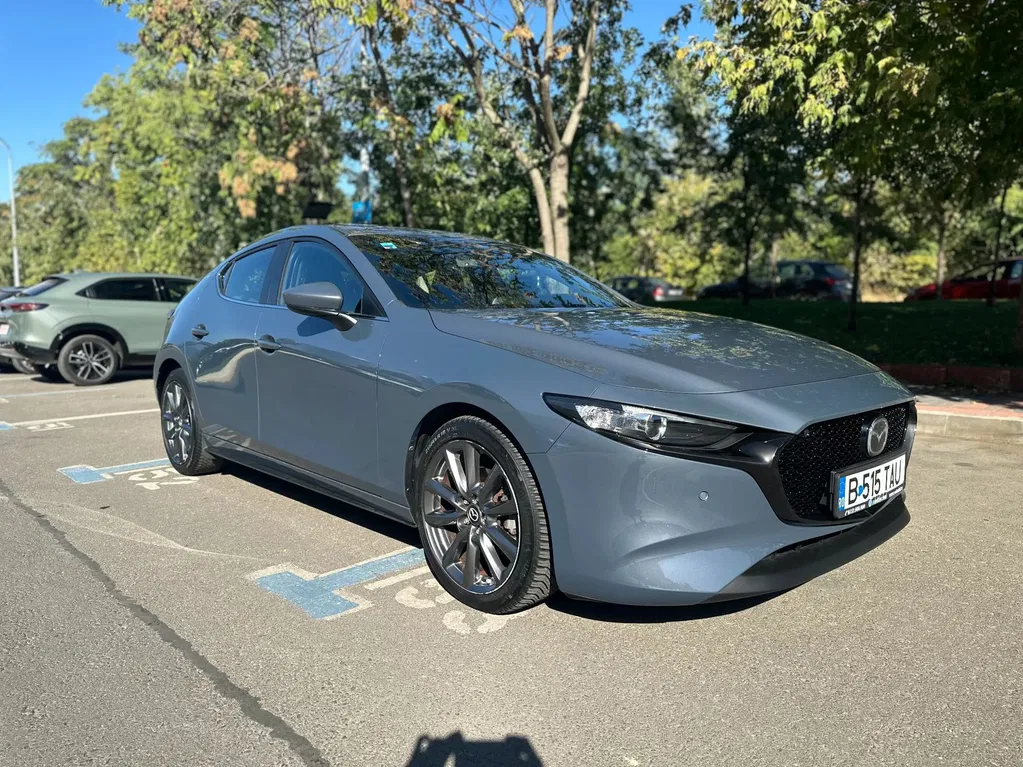 Fotografie: 2020 Mazda 3