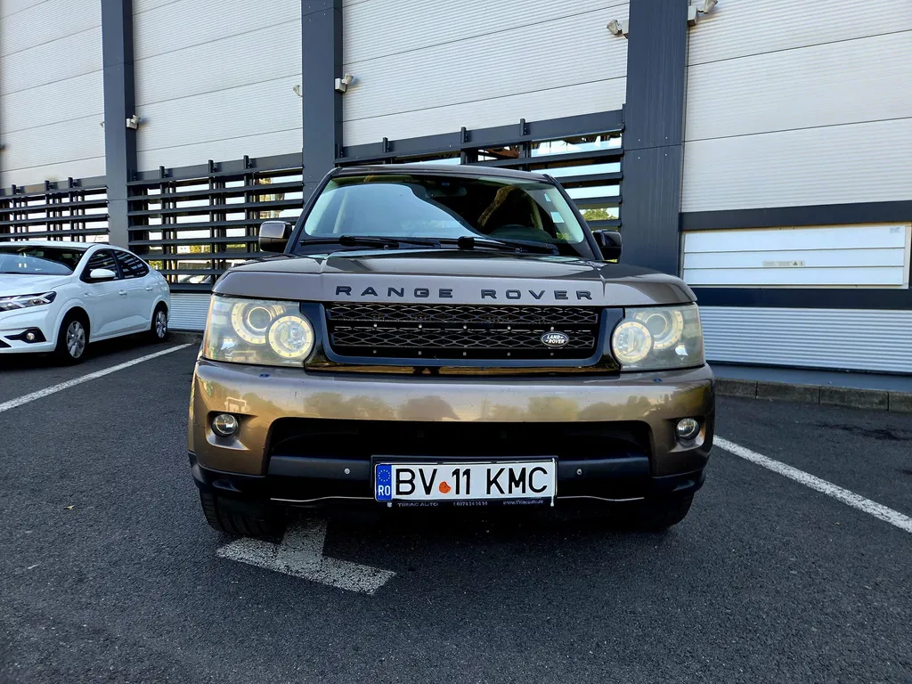 Fotografie: 2012 Land Rover Range Rover Sport