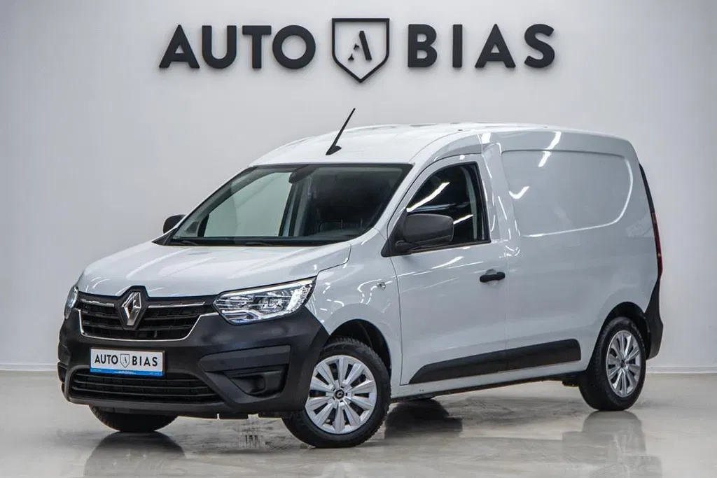 Fotografie: 2022 Renault Express