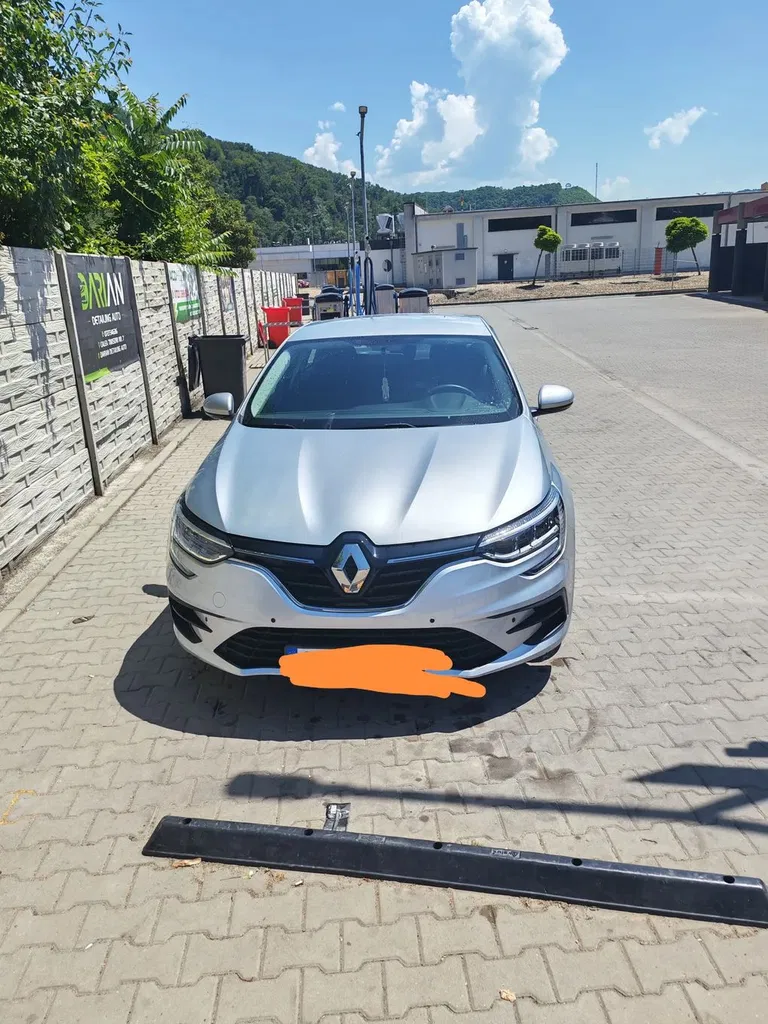 Fotografie: 2022 Renault Megane