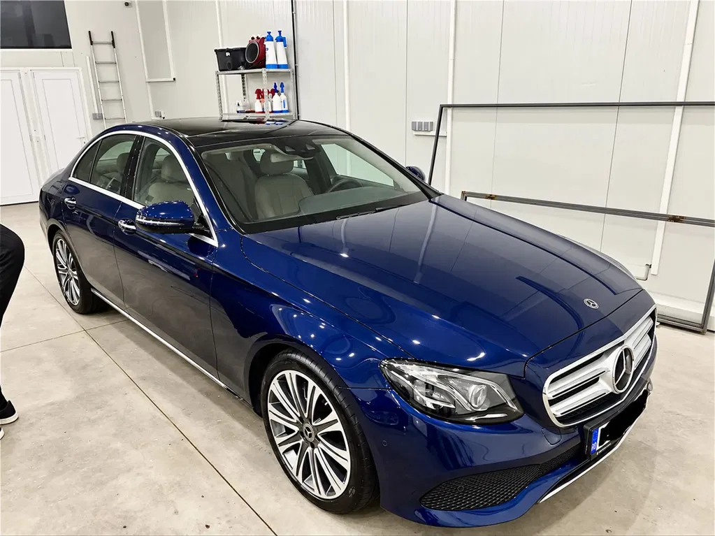 Fotografie: 2017 Mercedes-Benz E Class