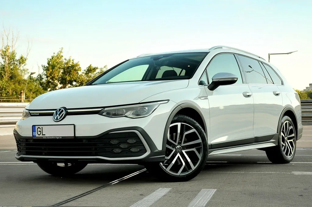 Fotografie: 2022 Volkswagen Golf