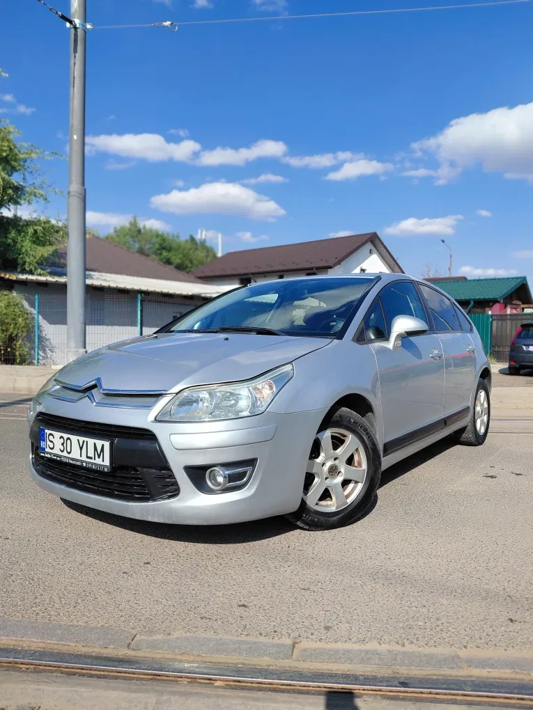 Fotografie: 2009 Citroen C4