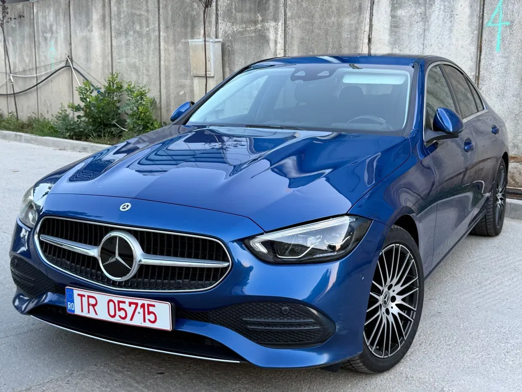 Fotografie: 2023 Mercedes-Benz C